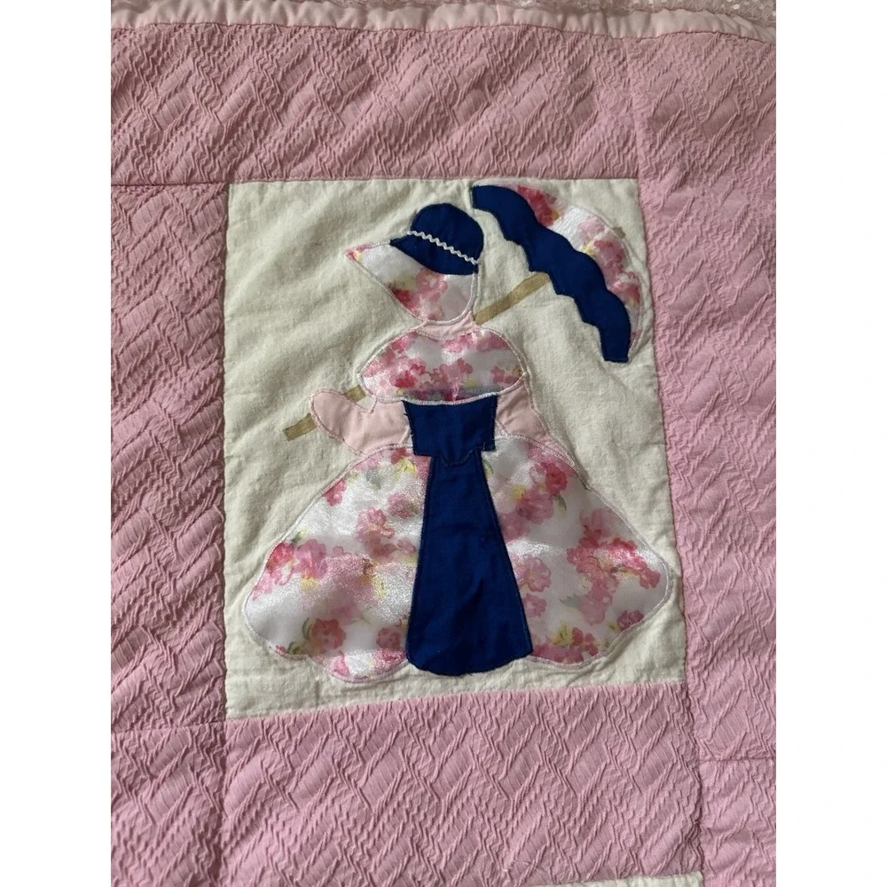 Vintage Handmade Sunbonnet Sue Applique Quilt Pink Floral Lace 75x56 Twin Throw